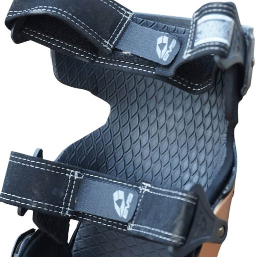 EVS AxisPro Knee carbon matt bronz-fekete térdgép / térdvédő 