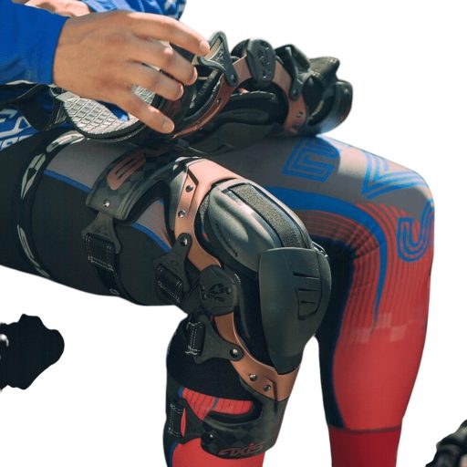 EVS AxisPro Knee carbon matt bronz-fekete térdgép / térdvédő 
